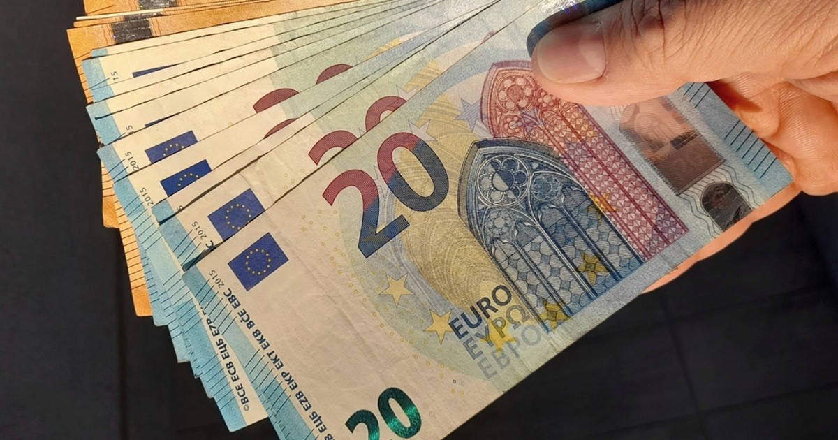 kurs-euro-eur-pln-notowania-walut-6-pa-dziernika-2022
