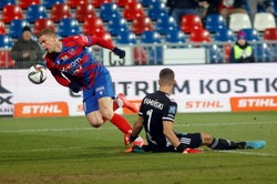 Lopez przestrzelił karnego, ale Raków i tak pokonał Wisłę Płock