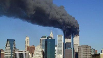 11 września world trade center dymi