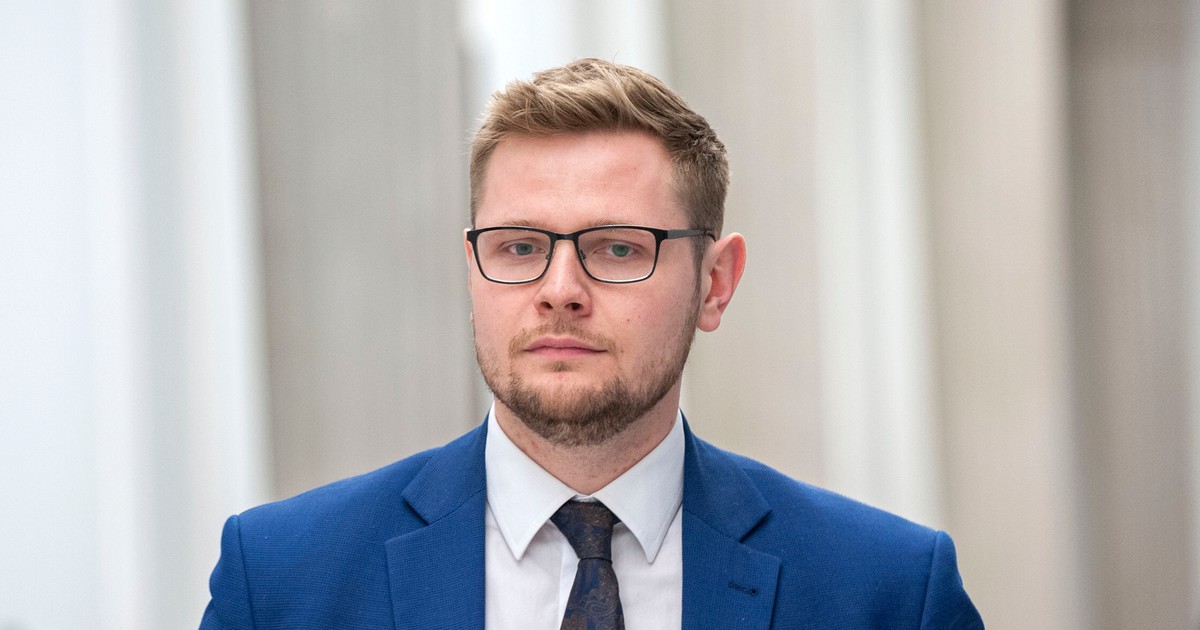 Woś pokazał stan konta. Miliony na minusie. Zostawił nietypową kwotę