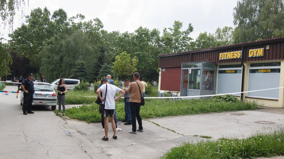 Napadač je u boksera ispalio dva hica: Uviđaj nakon ranjavanja