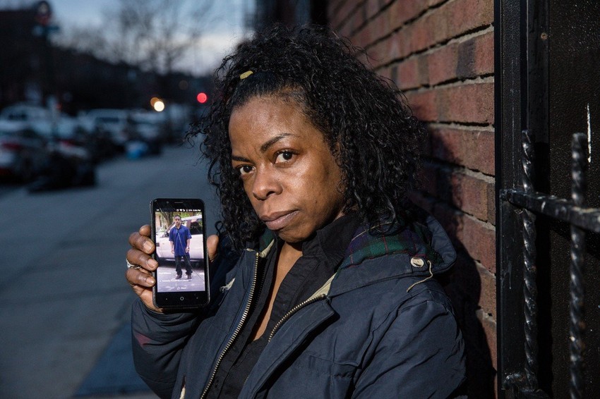 Ogorčena na bolnicu - Širel Pauel sa slikom brata