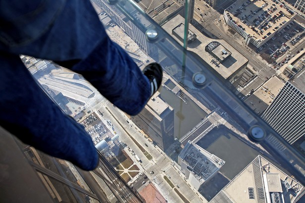 Balkon widokowy na Willis Tower w Chicago, najwyższym budynku w USA