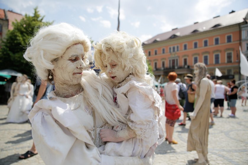 Glina jest bezpiczna dla skóry