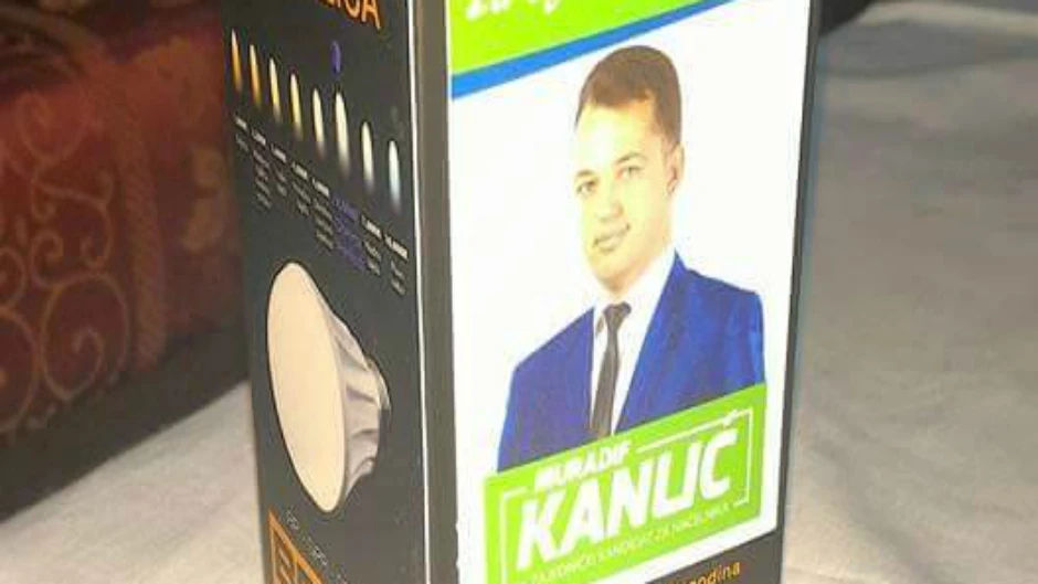 Muradif Kanlić deli sijalice