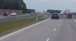 Kobieta gnała smartem pod prąd drogą S8. Wideo tylko dla dorosłych