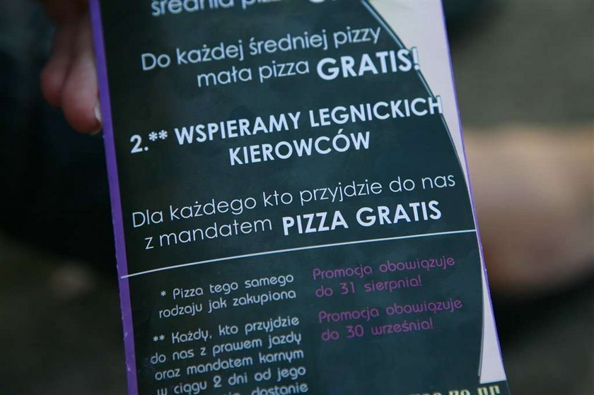 W Legnicy dają pizzę za mandat