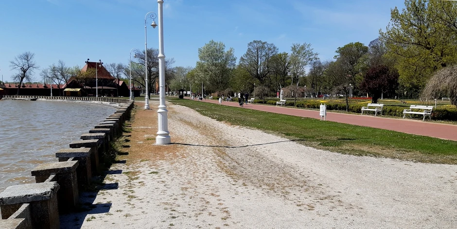 Prazno šetalište na Paliću