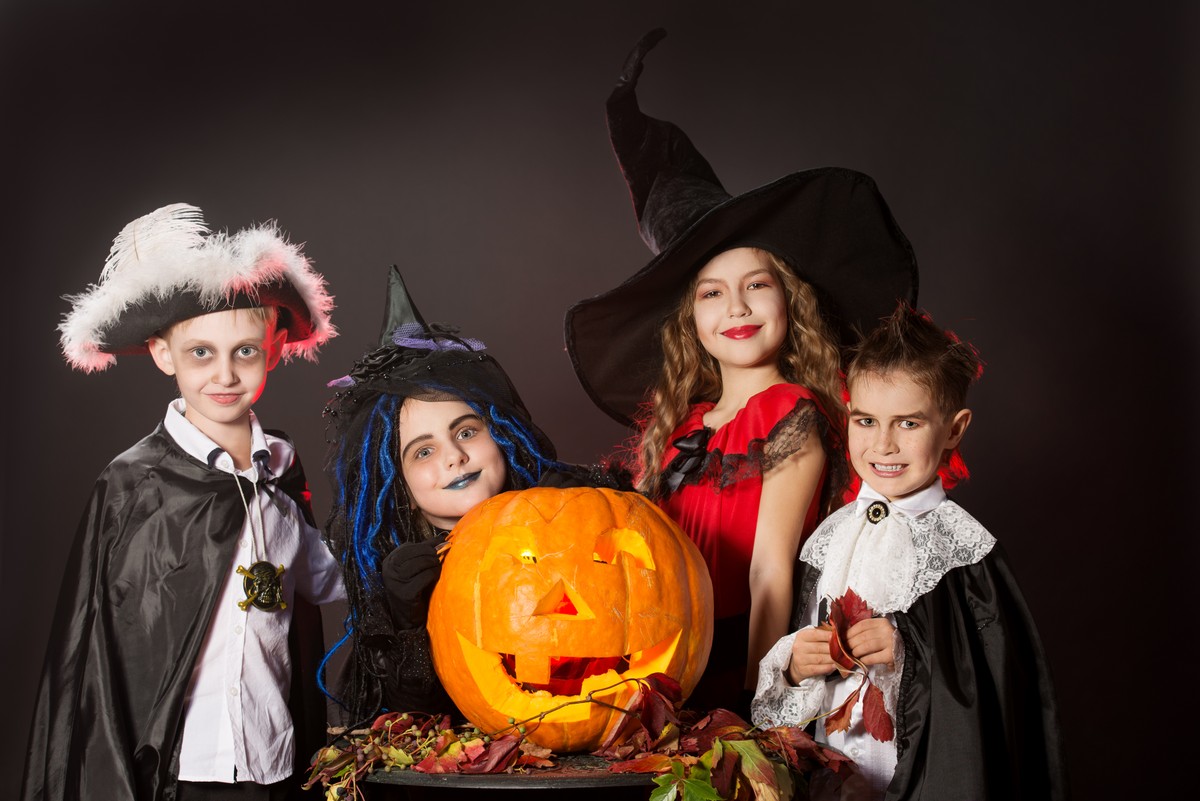 Jeżeli masz mało czasu i mało zdolności plastycznych, te propozycje strojów na Halloween sprawdzą się idealnie