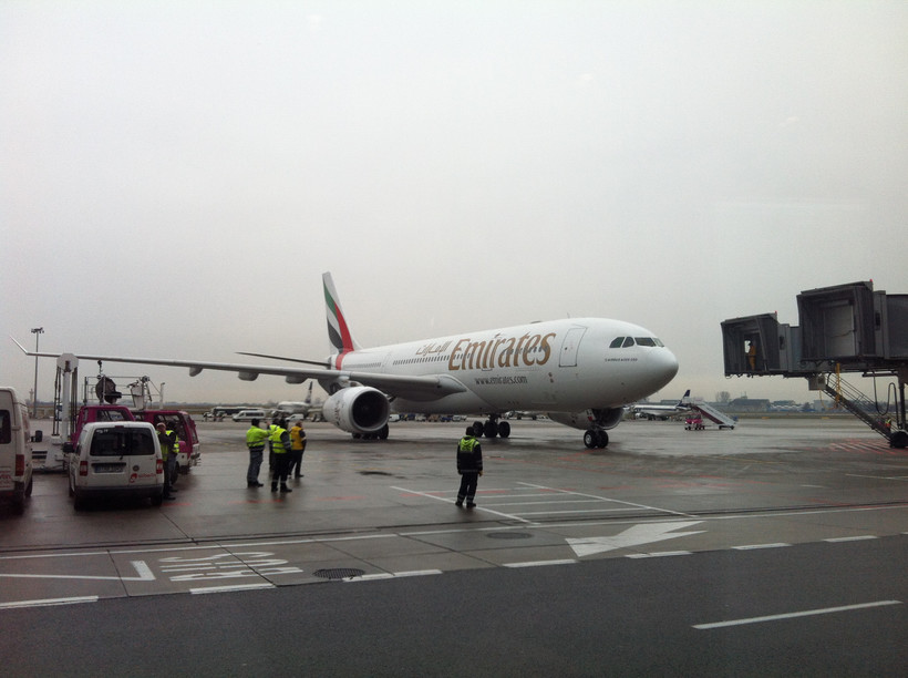 Airbus A330 Emirates na lotnisku Chopina w Warszawie