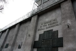 Zbrodnie komunistyczne bez przedawnienia? Bosak apeluje do IPN