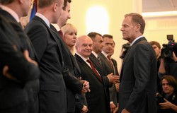 Ministrowie mogą być spokojni. Tusk opóźnia rekonstrukcję rządu