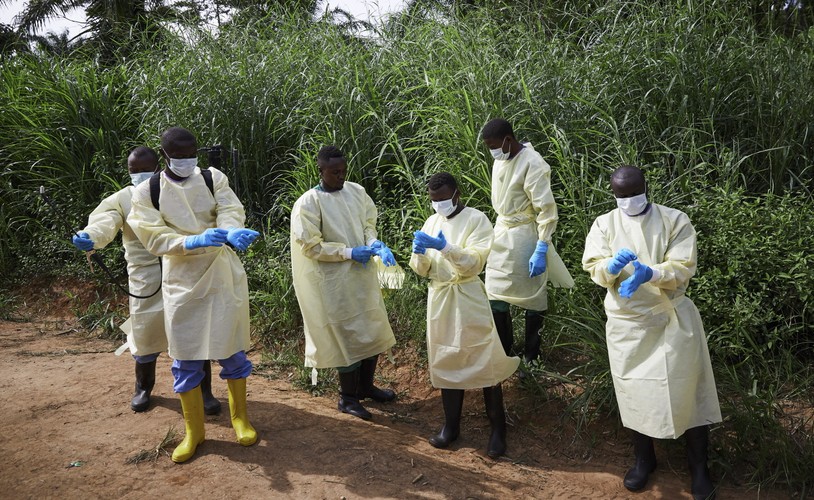 FALA EPIDEMICZNA WIRUSA EBOLA W AFRYCE