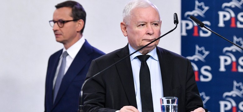 Kaczyński zdecydował w sprawie Morawieckiego. Kulisy posiedzenia klubu PiS