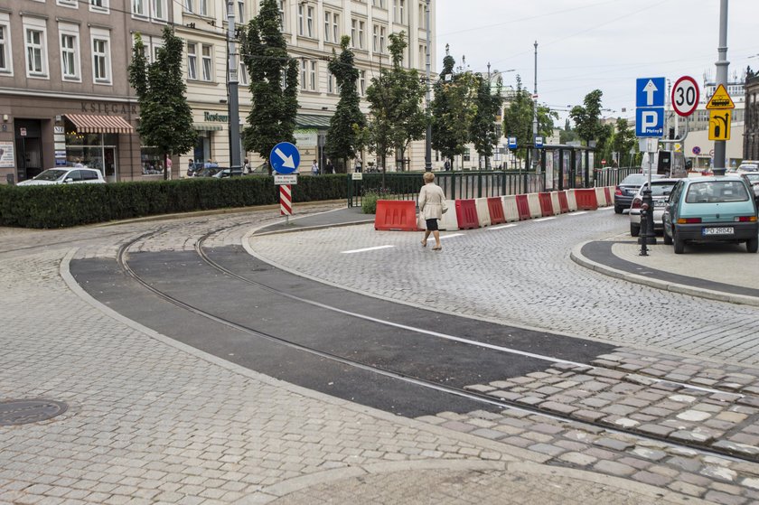 Fala krytyki po usunięciu kostki brukowej na al. Marcinkowskiego