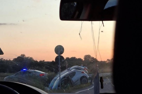 VOZILA UPALA U JARAK Saobraćajka na putu kod Despotovca: Policija na terenu