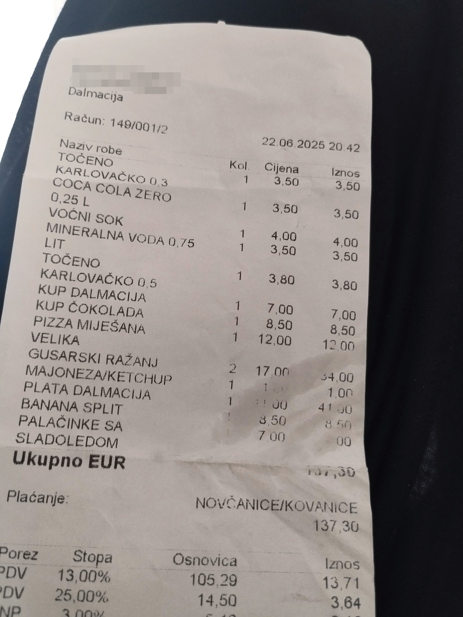 Ivana zaplatila za večeru v Chorvátsku 137 eur. 