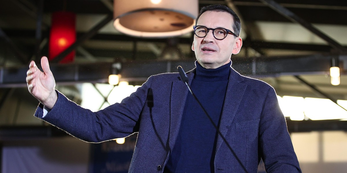 Morawiecki zaczepił Hołownię w Krakowie. "Spękał".