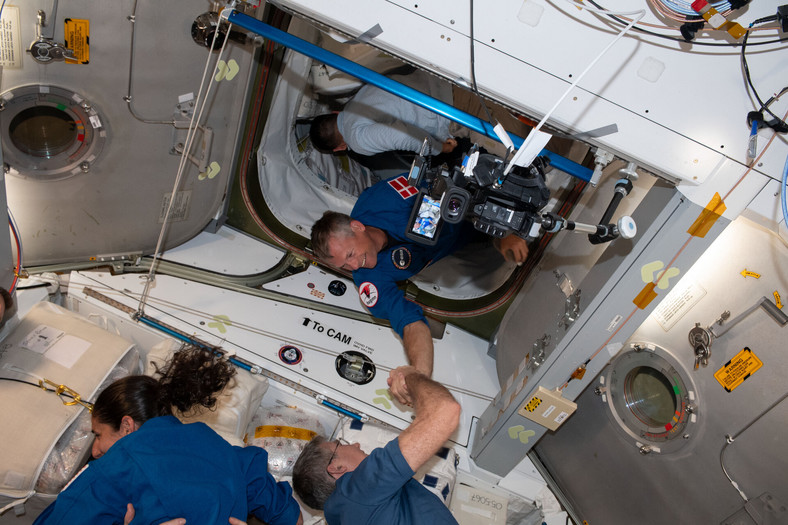 Andreas Mogensen wchodzi na pokład ISS