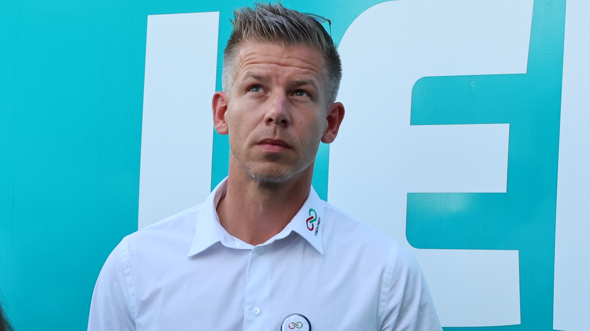 Magyar Péter futva érkezett a TISZA Párt Margit-szigeti piknikére: itt a fotó