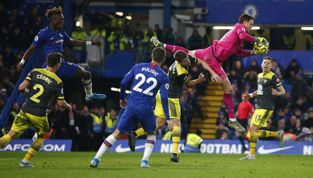 Liga angielska: Triumf zespołu Bednarka nad Chelsea