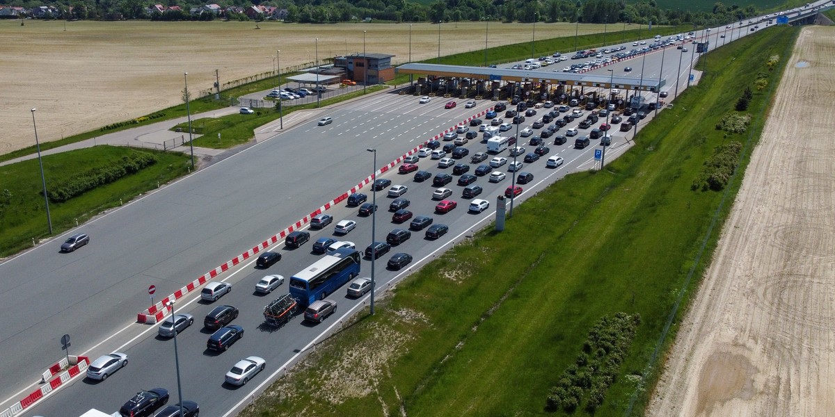 Korek przed bramkami na autostradzie A1