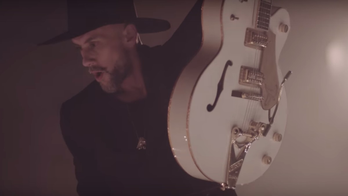 Nowy TELEDYSK Me And That Man, czyli Nergal oraz Porter śpiewają "Ain't Much Loving"