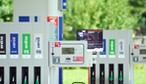 Ceny paliw na stacjach. Przed świętami tanieją benzyny, a drożeje autogaz