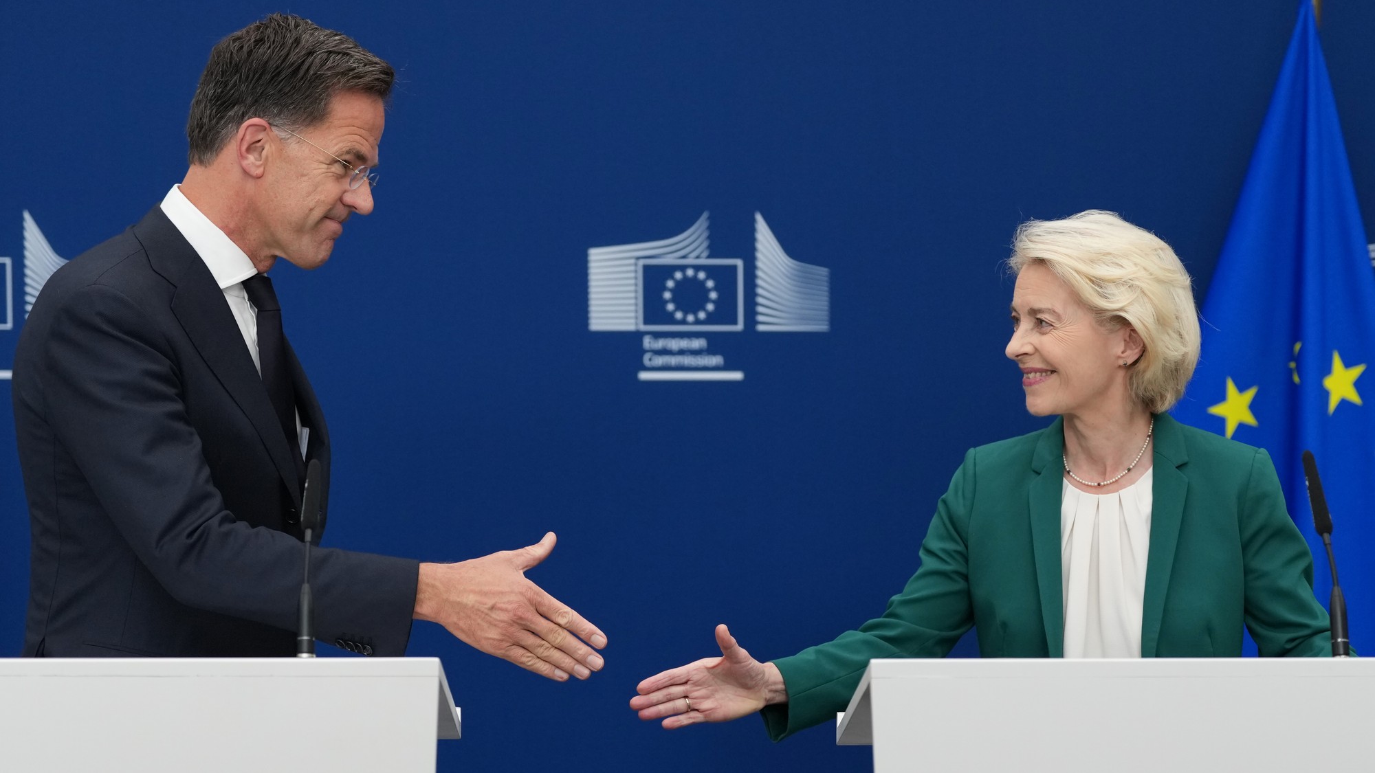 Generálny tajomník NATO Mark Rutte a predsedníčka Európskej komisie Ursula von der Leyen. 