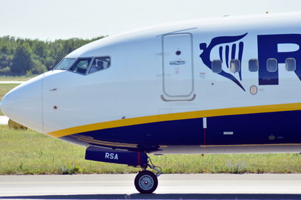 Ryanair skarży się na kontrolerów. "Liczba odwołanych lotów wzrosła 24-krotnie"