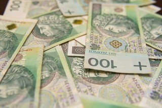 Spadek w postaci gotówki po zmarłym krewnym w linii prostej. Co z opodatkowaniem?