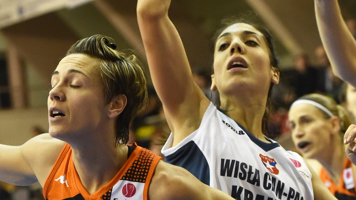Koszykarki Wisły Can-Pack Kraków pokonały we własnej hali francuski Bourges Basket 66:64 (10:20, 13:15, 18:23, 25:6) w piątej kolejce Euroligi. Mistrzynie Polski odniosły pierwsze w sezonie zwycięstwo w tych rozgrywkach.