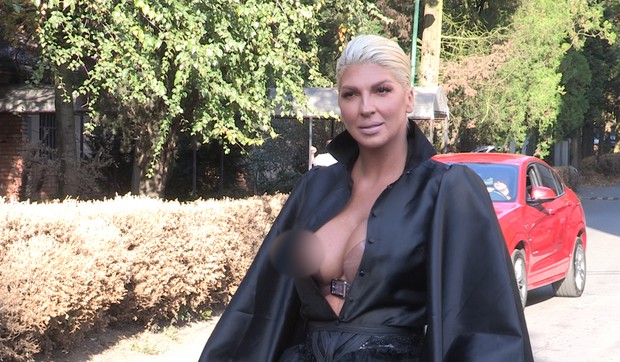 jelena_karleusa_ispala_bradavica_show_clip_safe
