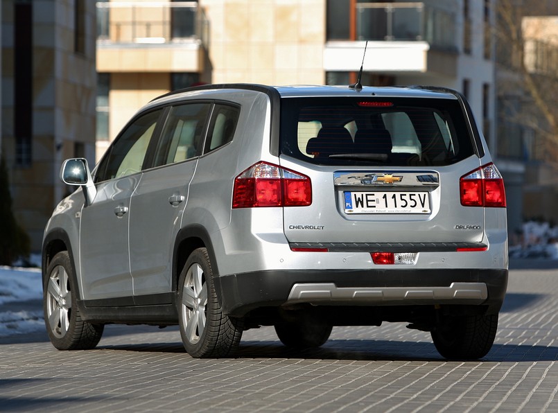 Chevrolet Orlando przy tablicy. Test nowego wśród vanów