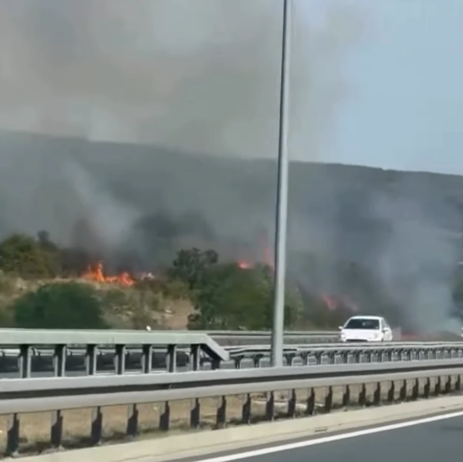 Gust dim mogao je izdaleka da se vidi