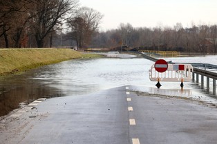 NFOŚiGW uruchamia nabór wniosków na inwestycje wodne. Ochrona przed powodzią i suszą