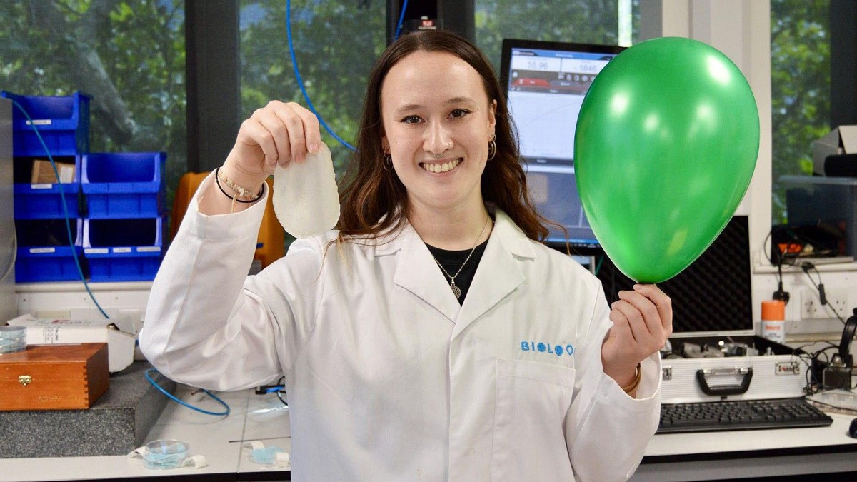 Gumeni materijal koji su istraživači koristili da naprave biorazgradivi balon | Foto: BBC