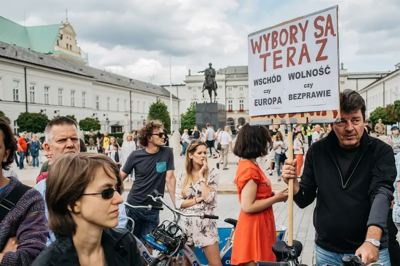 Kilkaset osób protestowało przeciwko ustawie o sądownictwie