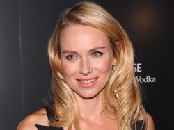Eastwood o Hooverze z Naomi Watts