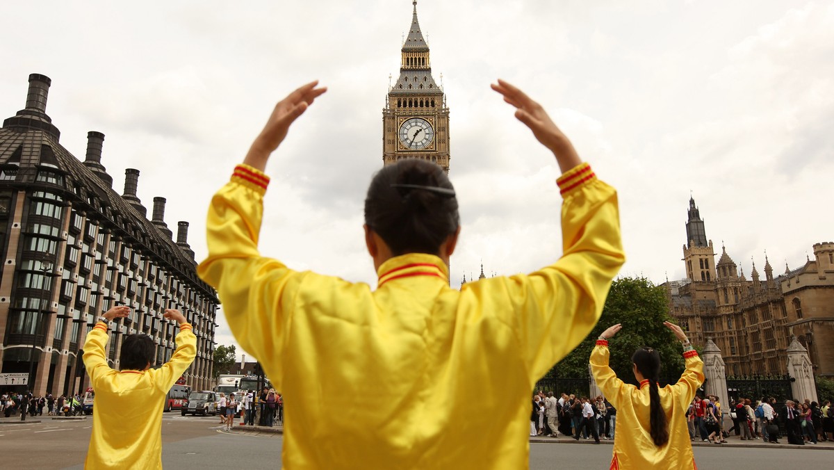 GBR: Falun Gong Practioners Demonstrate In Parliament Square