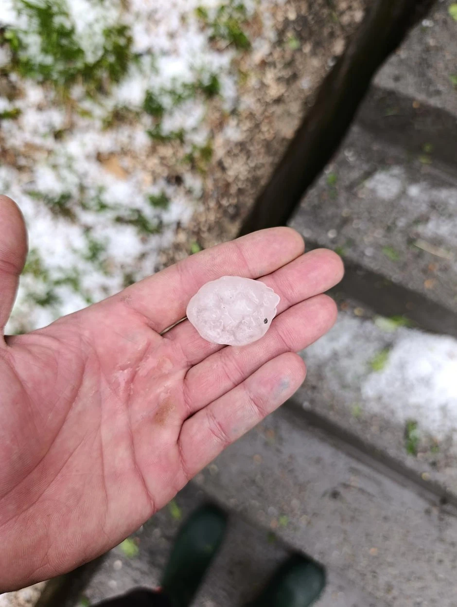 Nevreme u Majdanpeku: Padao grad veličine oraha