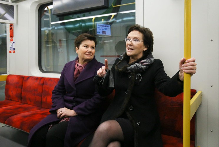 Ewa Kopacz i Hanna Gronkiewicz-Waltz w metrze