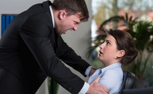 Prawie 23 proc. kobiet w czasie pandemii doświadczyło mobbingu w pracy [BADANIE]