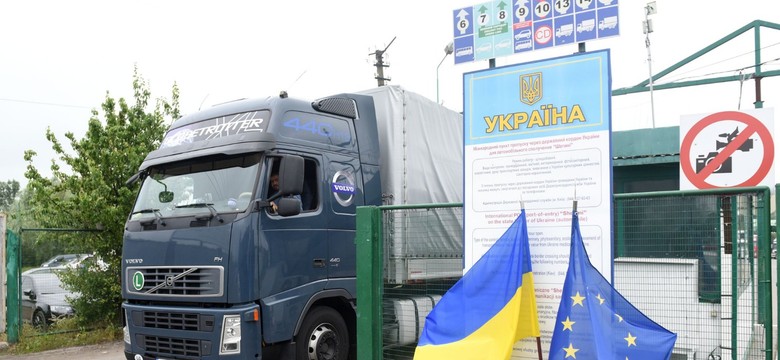 Protest przewoźników na granicy z Ukrainą. "Straty branży idą w miliony"