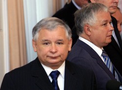 Zobacz, jak politykom plącze się język