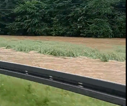 Ojców koło Krakowa pod wodą. Pilny komunikat do turystów