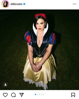 Demi Lovato ráhibázott a tökéletes jelmezre: nála jobb Hófehérkét el sem tudnánk képzelni.