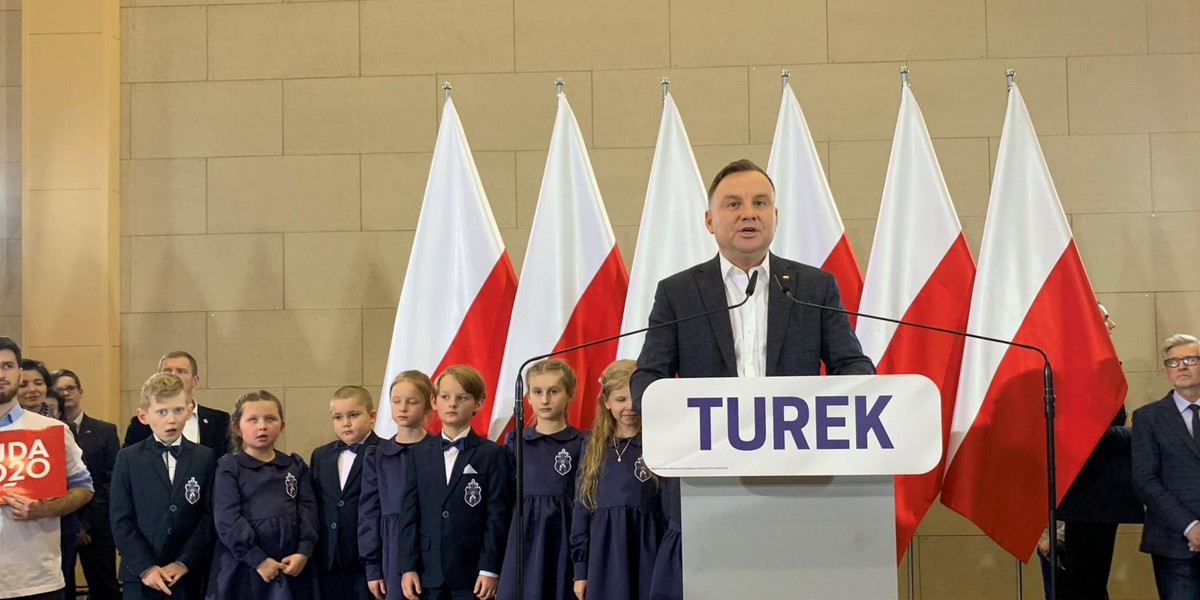 7 tys. zł pensji? Prezydent Duda: to bardzo mało