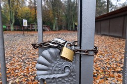 Biznes liczy straty po zamknięciu cmentarzy