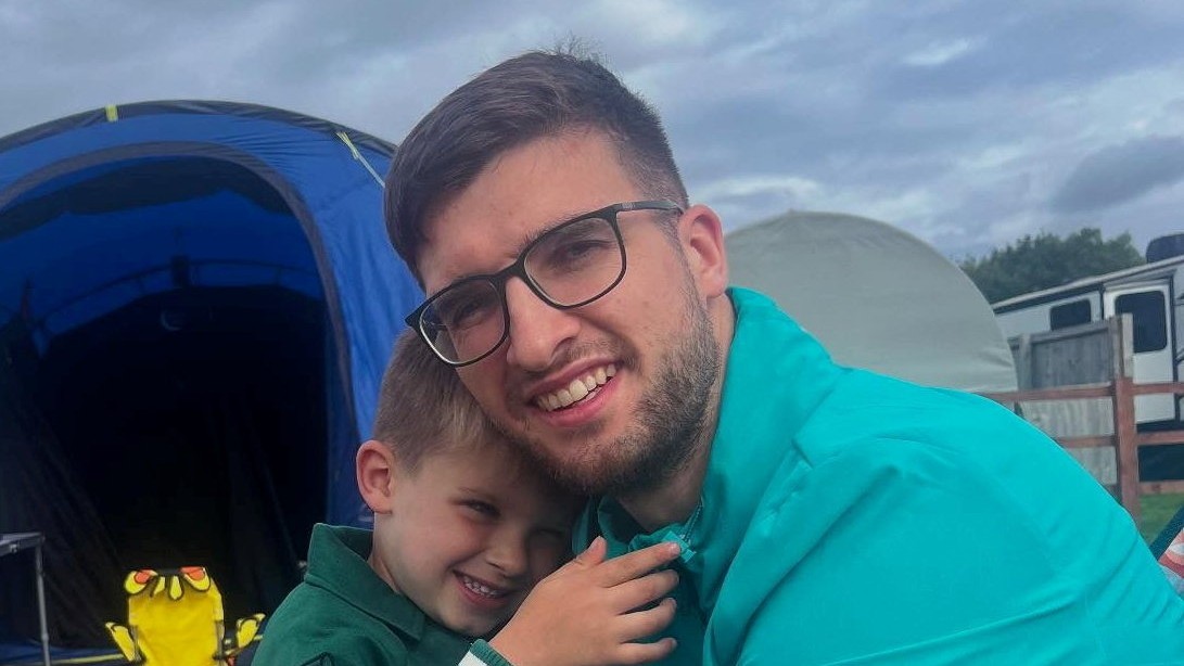 Tomovi Haymanovi lekári zistili vzácny neuroendokrinný nádor pankreasu.